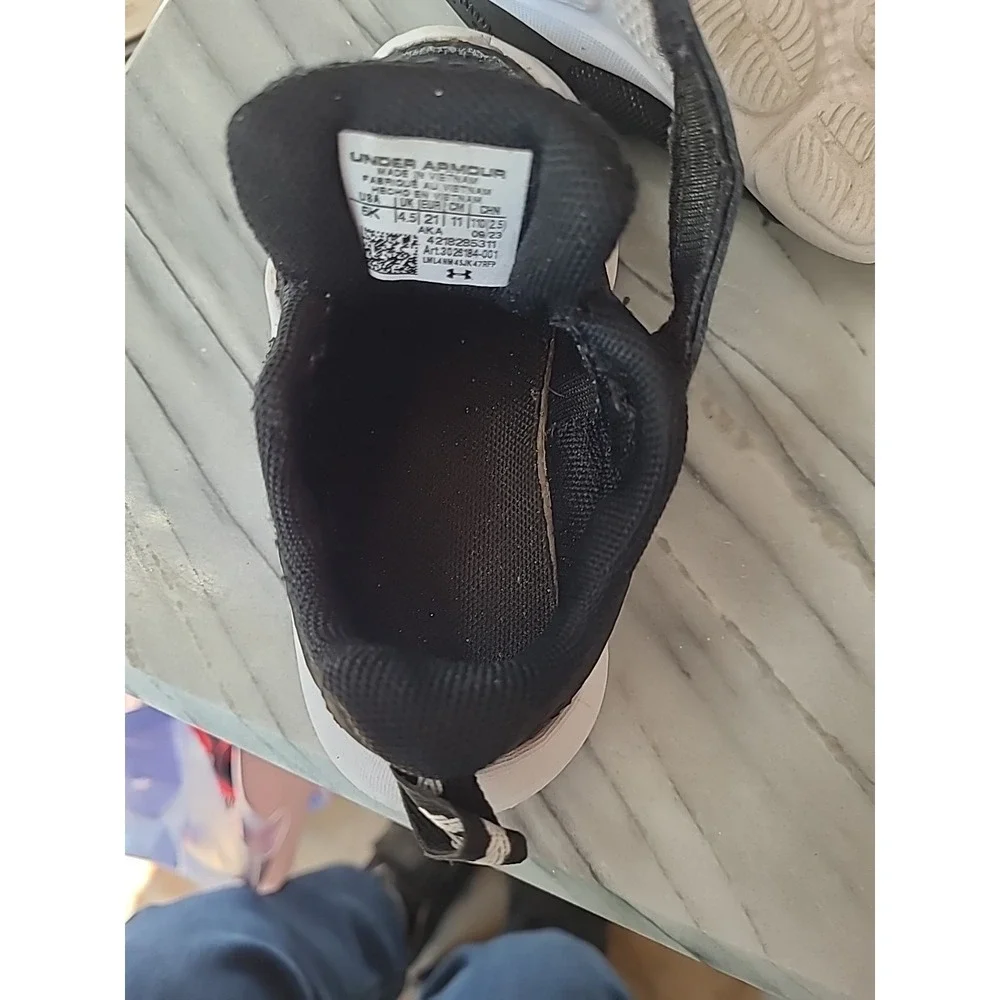 Under Armour Assert Low Black White Unisex Kids Shoes Size US 5K Toddler